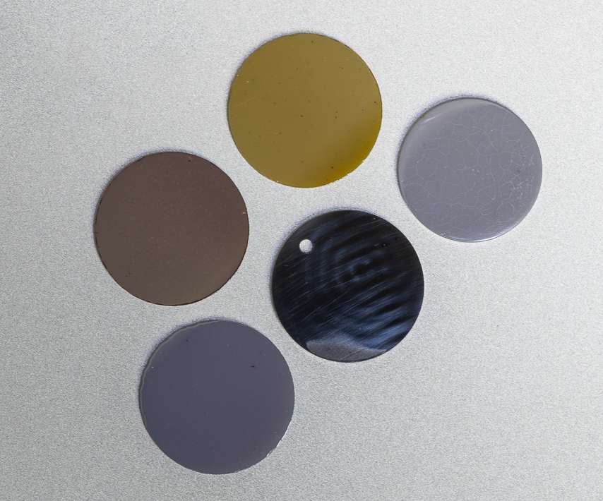 Ceramic discs created by uniaxial pressing